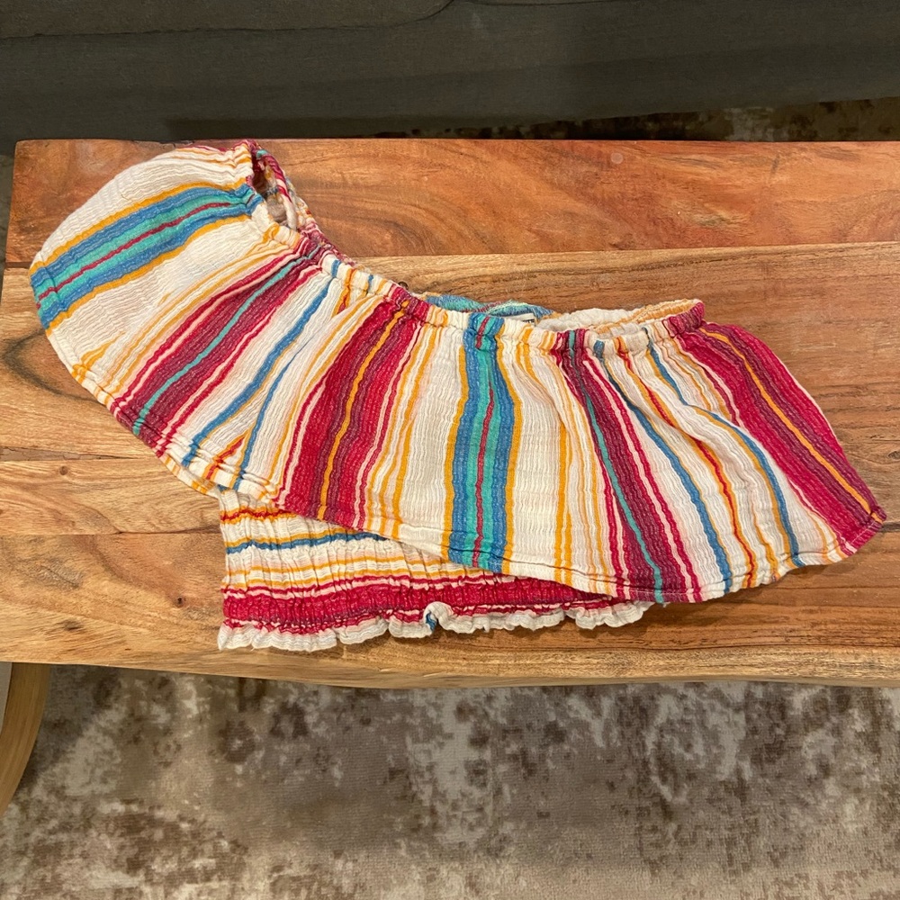 American Eagle cropped one shoulder summer top